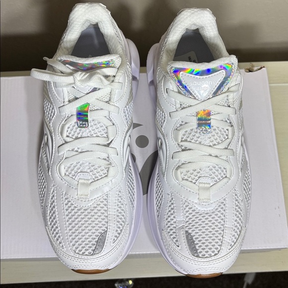 Saucony Grid NXT Originals  White Sneakers.Unisex NWBox Size 7.5Women 
Size 6Men - Picture 5 of 8